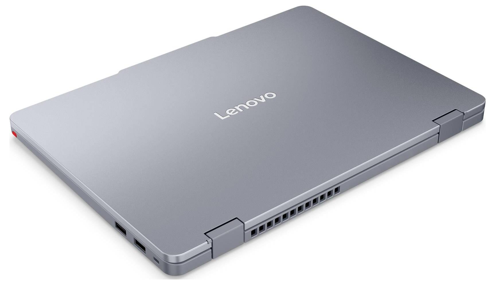 Ein geschlossener grauer Lenovo-Laptop, von der hinteren rechten Ecke aus gesehen, mit sichtbarem Scharnier, Lüftungsschlitzen und Firmenlogo auf dem Deckel.