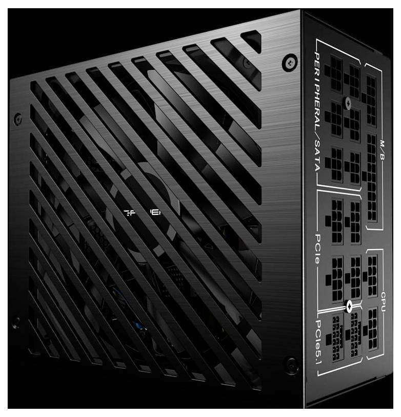 Ein schwarzes modulares Netzteil mit beschrifteten Anschlüssen für 'Peripheral SATA', 'MB', 'PCIe' und 'CPU'. Das Gehäuse verfügt über geschrägte Lüftungsschlitze.