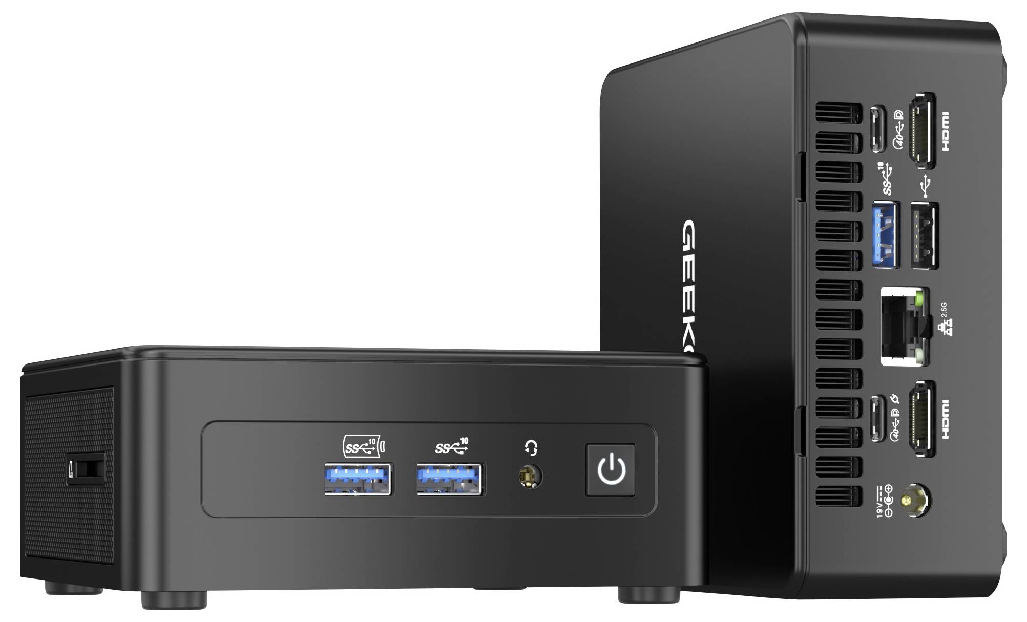 Zwei kompakte schwarze Computer-Einheiten mit verschiedenen Anschlüssen, einschließlich USB und HDMI, mit der Aufschrift 'GEEKOM.' Die nach vorne gerichtete Einheit zeigt Power- und USB-Tasten.