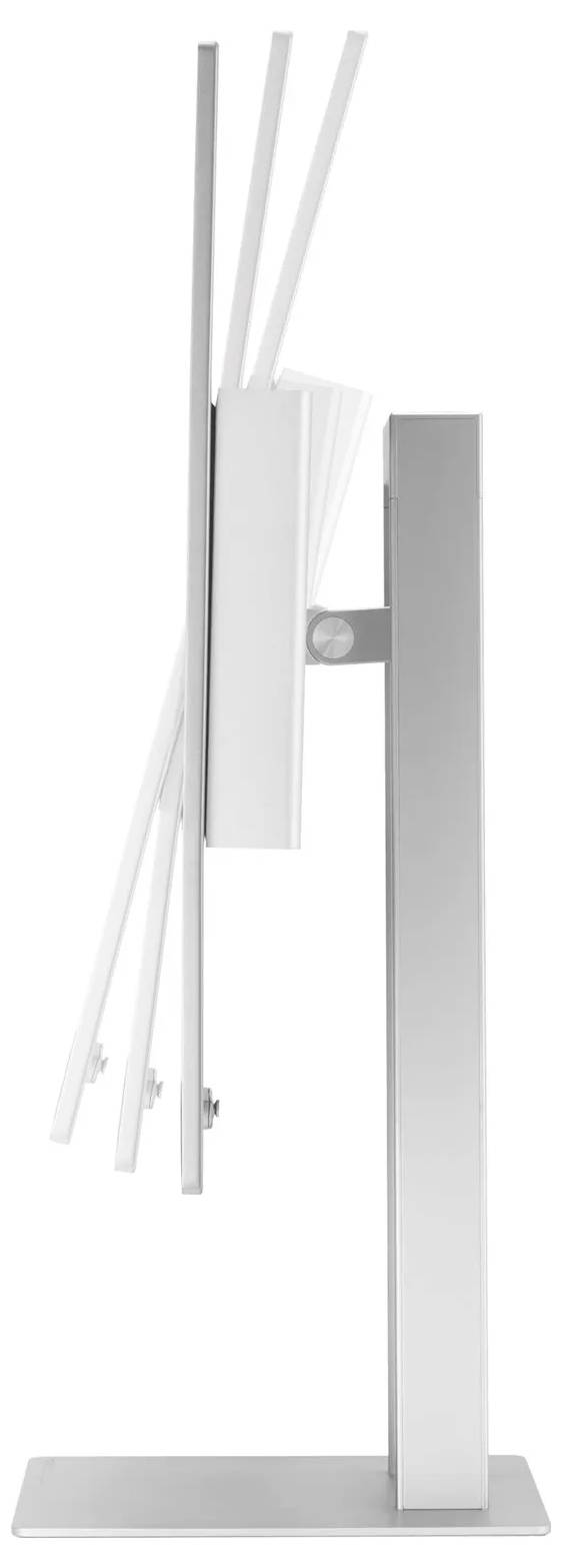 Seitenansicht eines Computermonitors mit verstellbarer Neigung, der verschiedene Winkel-Positionen auf einem eleganten, modernen Ständer präsentiert.