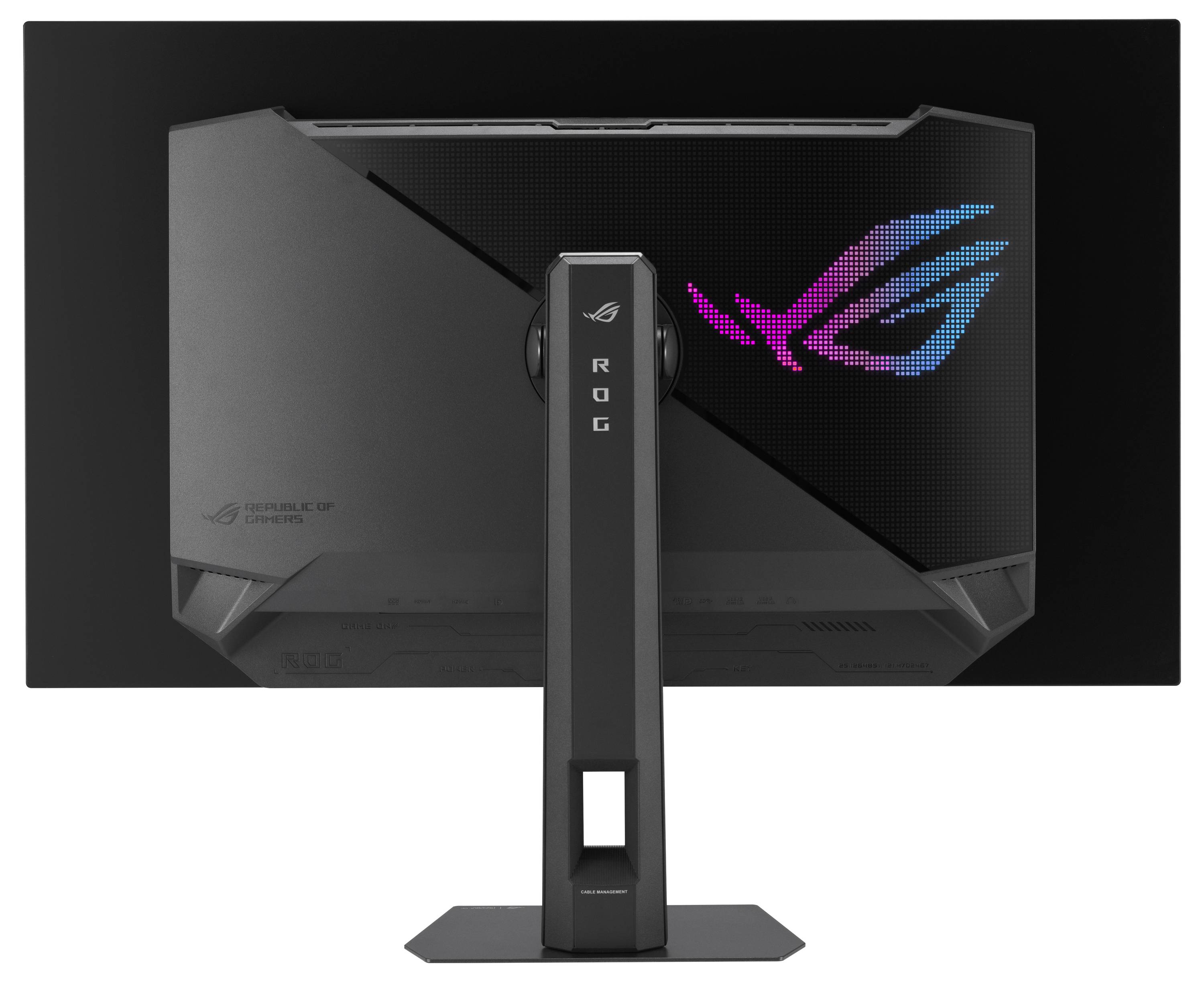 Das Bild zeigt die Rückseite eines Computermonitors mit einem beleuchteten Logo. Der Ständer ist robust und mittig positioniert und trägt die 