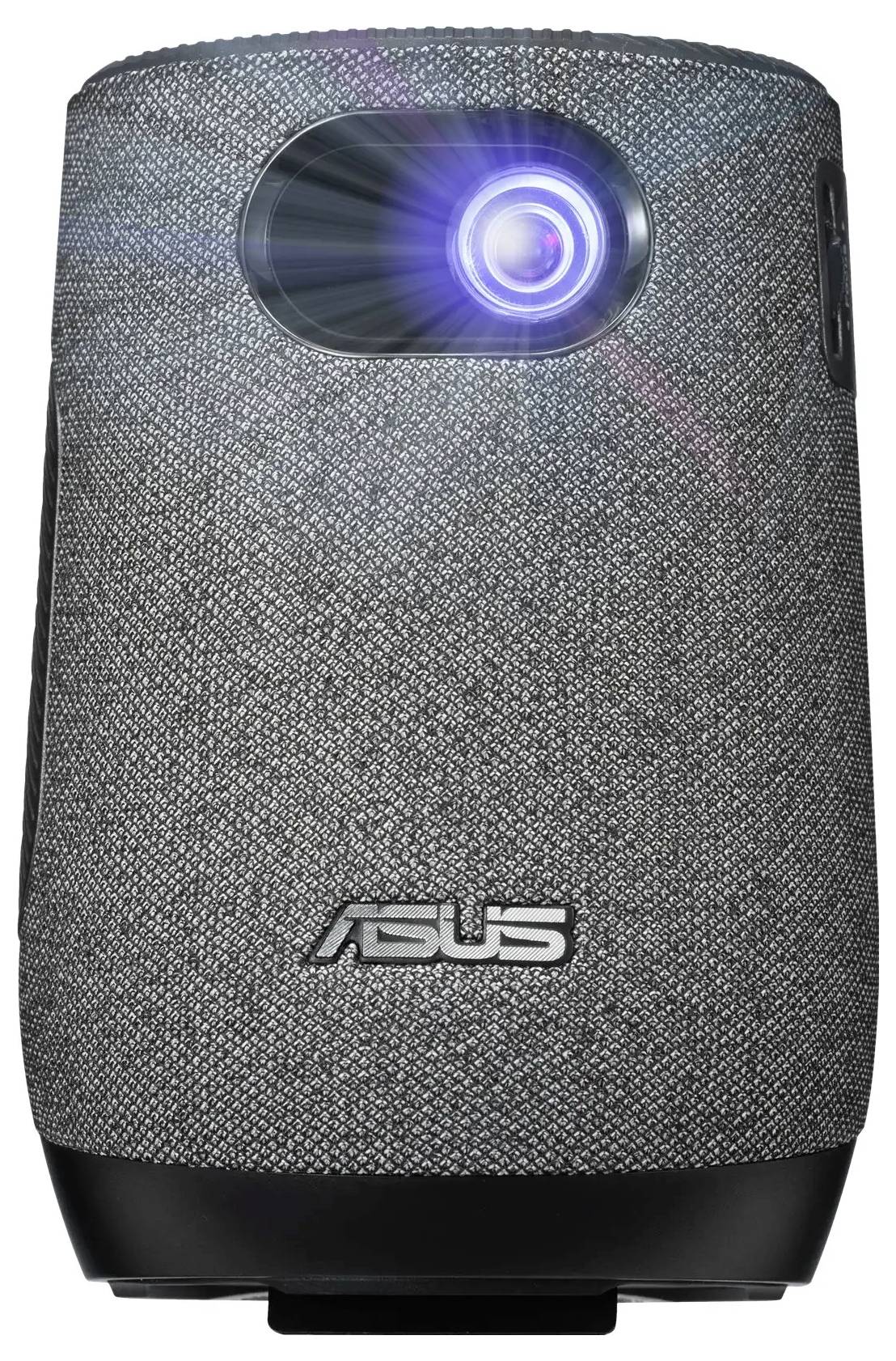 Ein tragbarer grauer Projektor mit Stoffbezug, der Licht aus seiner Linse projiziert und das ASUS-Logo an der Vorderseite trägt.