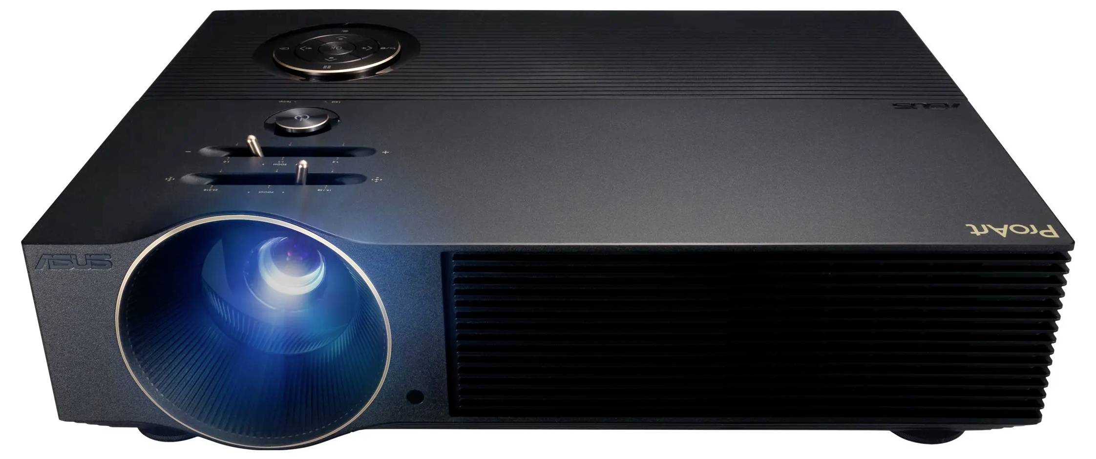 Eine Frontansicht eines dunklen, modernen Projektors mit einem blauen, leuchtenden Licht. Schalter und Belüftungsöffnungen sind auf der Oberfläche des Geräts sichtbar.