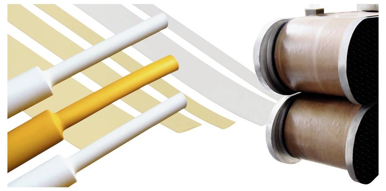 Drei Kabel links, eines orange, die anderen weiß. Rechts eine Nahaufnahme von industriellen Maschinenrollen. Der Hintergrund weist diagonale Linien auf.