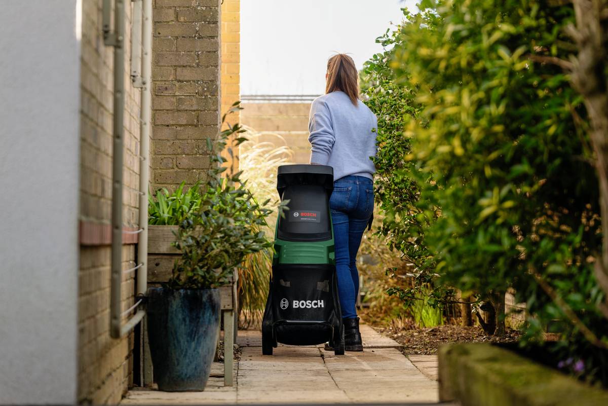 Bosch Home and Garden UniversalShredder solo Akku Akku-Häcksler
