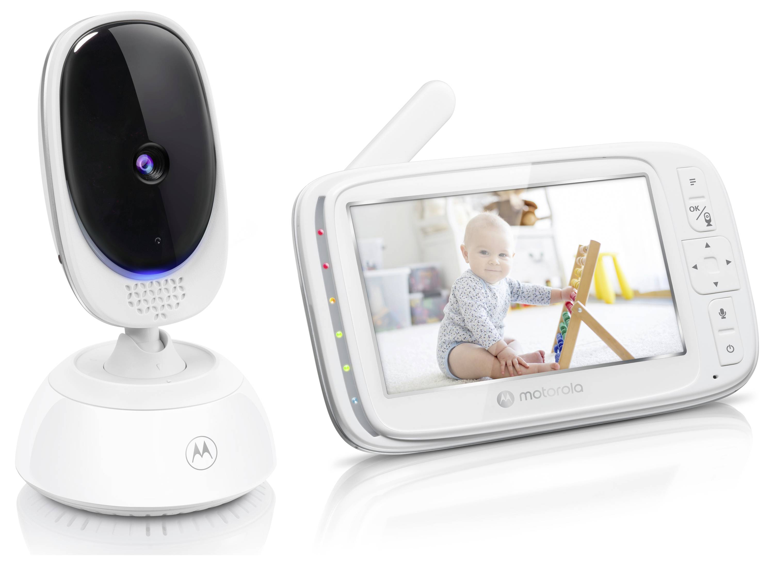 Ein Babyphone mit einer Kamera links und einem Bildschirm rechts, der ein Baby zeigt, das mit einem Spielzeug spielt.