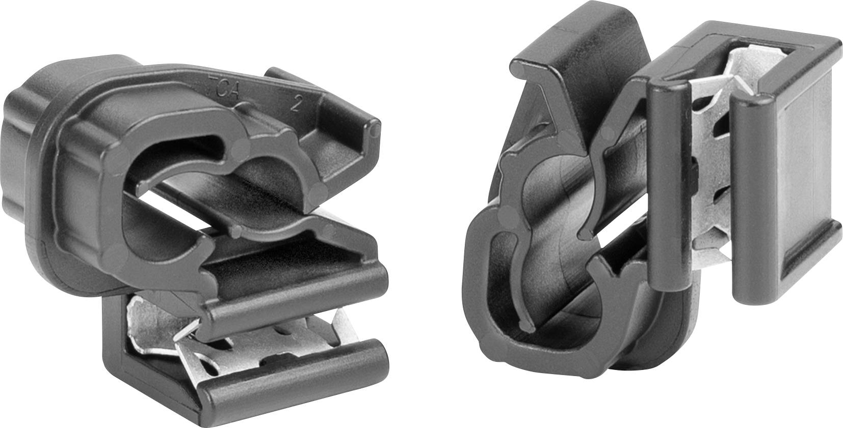 Zwei identische schwarze Kabelklemmen mit einem doppelten Verriegelungsmechanismus, die dazu entwickelt wurden, Kabel sicher zu befestigen, aus verschiedenen Blickwinkeln gezeigt.