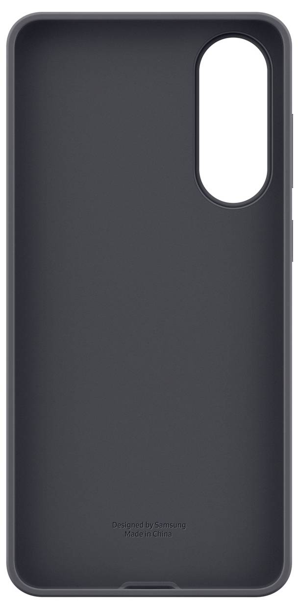 Eine elegante, dunkle Smartphone-Hülle mit ovaler Aussparung für die Kamera. Schlichtes, stromlinienförmiges Design mit dem Text „Designed by Germany, Made in China