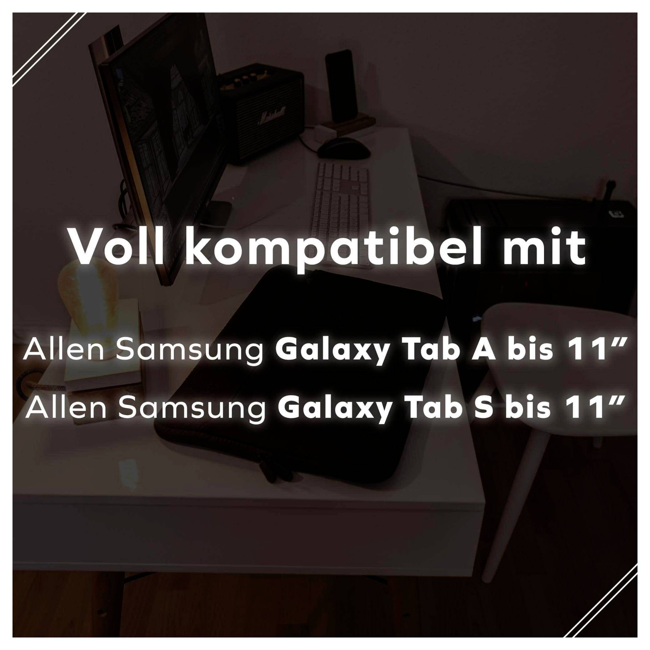 Ein Schreibtisch mit einem Monitor, Tastatur und Lampe. Text auf Deutsch lautet: 'Voll kompatibel mit Allen Samsung Galaxy Tab A bis 11