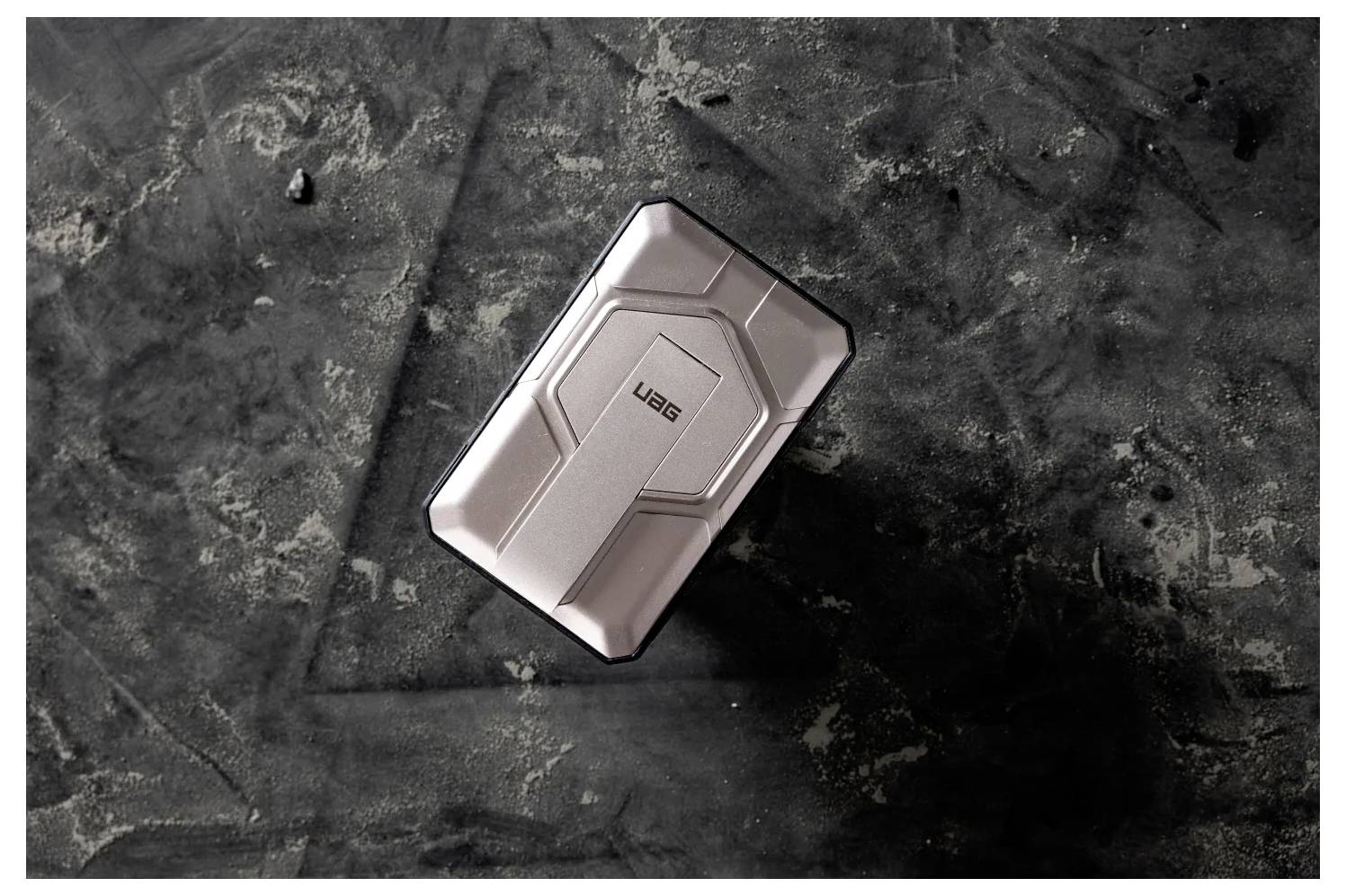 Urban Armor Gear Handy-Akku 10000 mAh