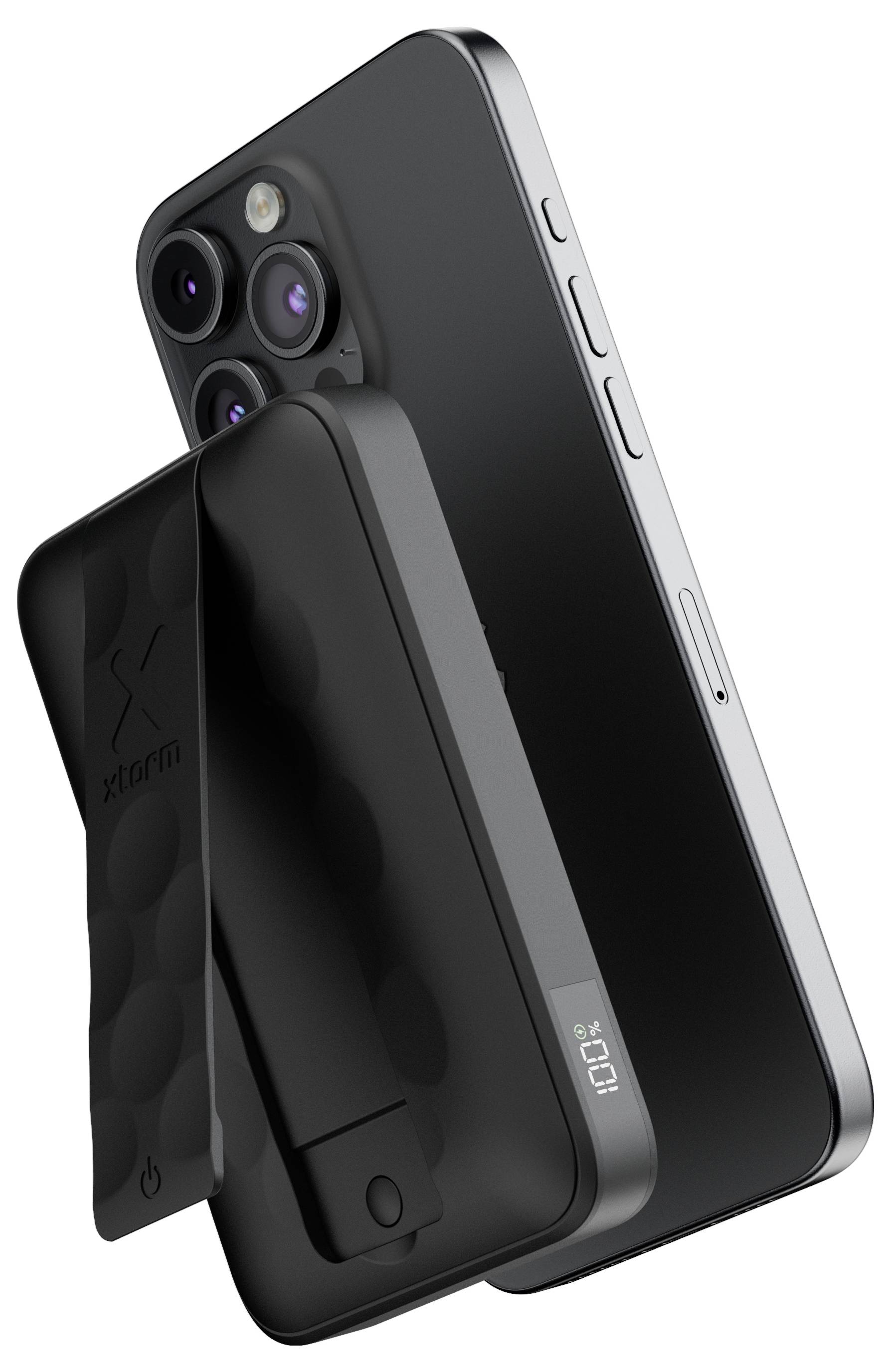 Ein schwarzes Smartphone und ein tragbares Ladegerät werden gemeinsam gezeigt. Das Ladegerät der Marke 'Xtorm' zeigt einen Ladezustand von 88% an.
