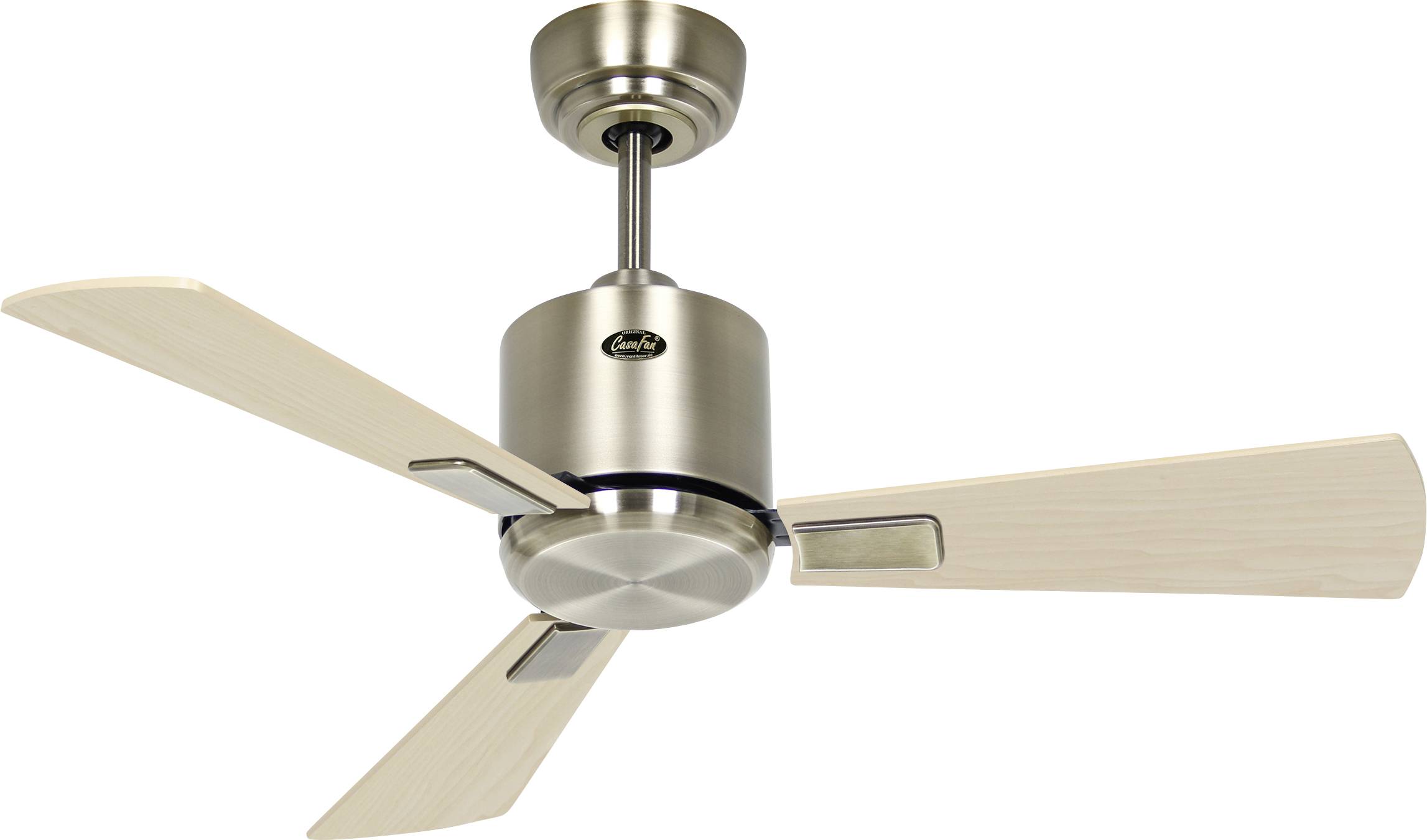 Ein eleganter, moderner Deckenventilator mit drei hellen Holzflügeln und einer metallischen Nabe, entwickelt für effiziente Luftzirkulation in Innenräumen.