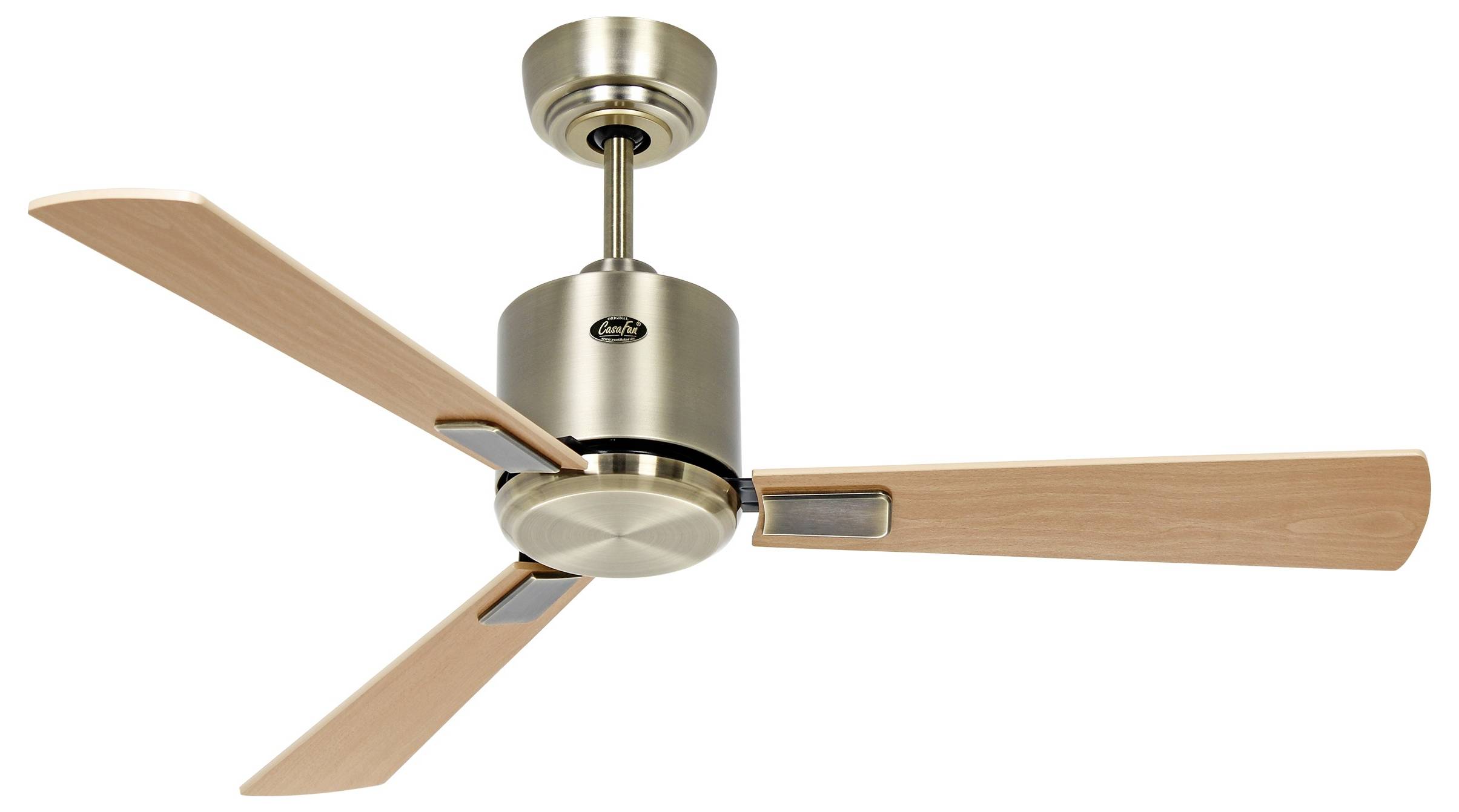 Ein moderner Deckenventilator mit drei Holzflügeln und einem metallischen Gehäuse, entwickelt für den Innenbereich, der eine effiziente Luftzirkulation bietet.