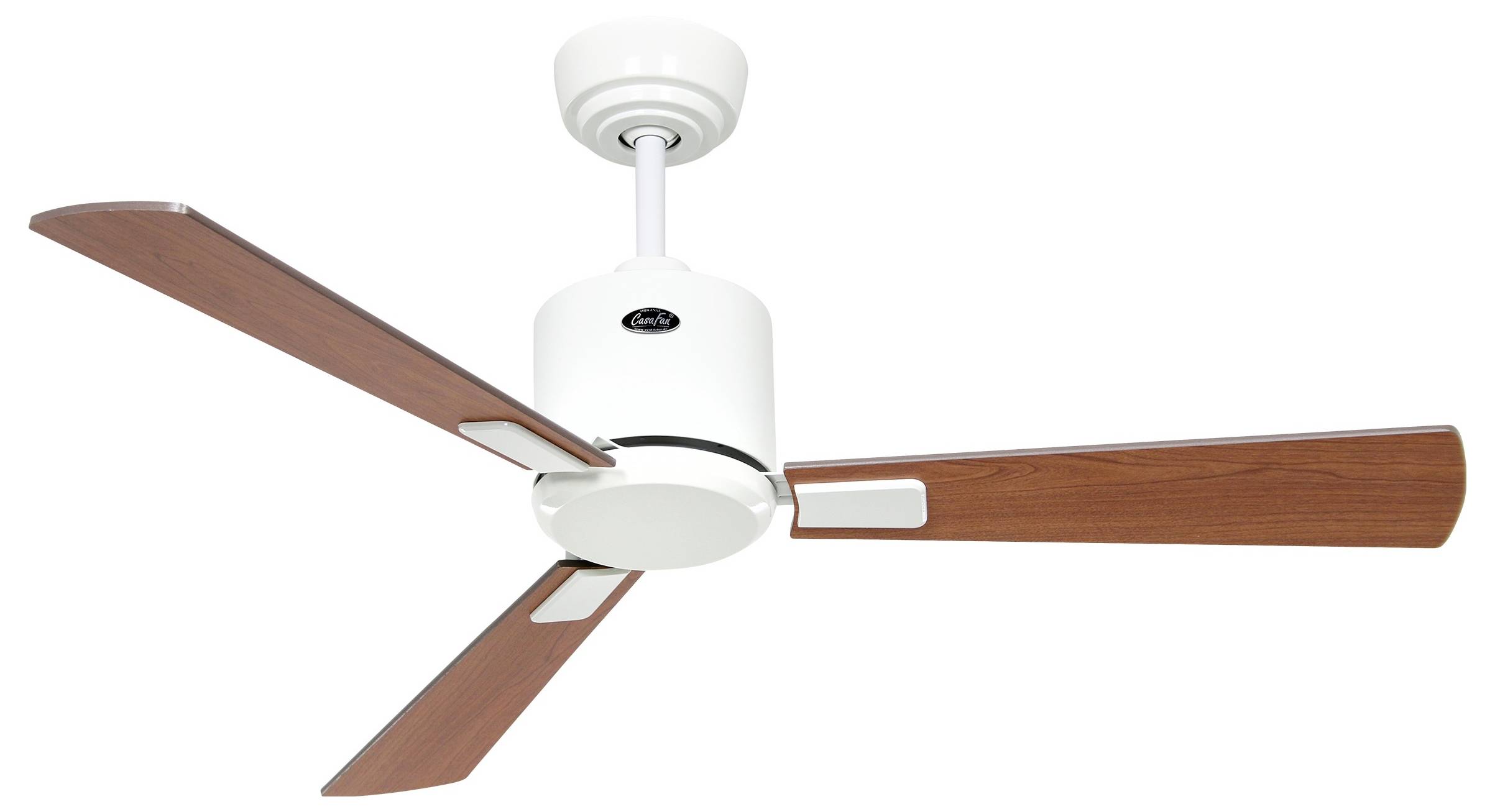 Ein weißer Deckenventilator mit drei Holzflügeln, entworfen für den Innenbereich, der eine effiziente Luftzirkulation in einer modernen Wohnumgebung bietet.