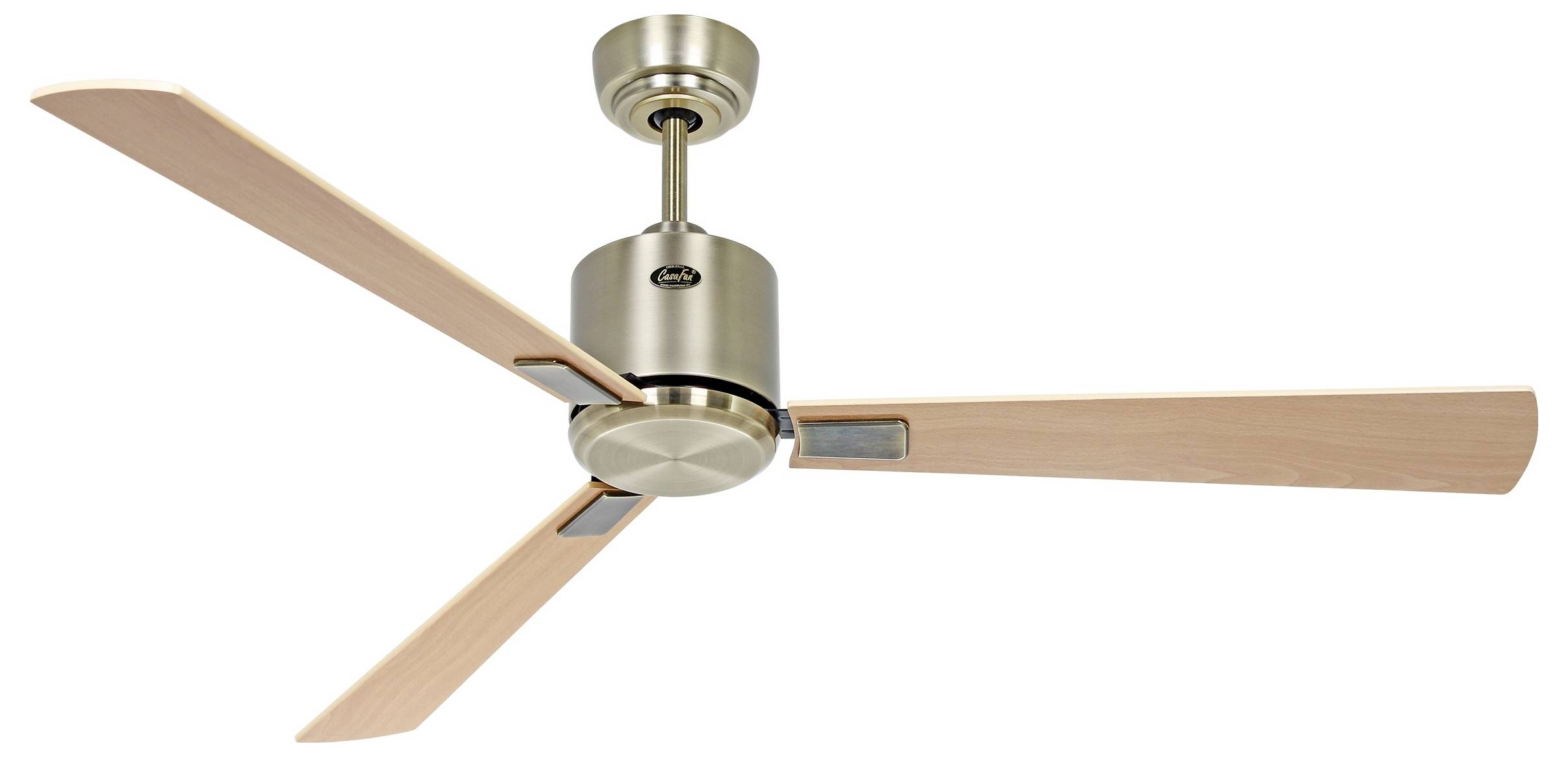 Ein Deckenventilator mit einem modernen Metallsockel und drei Holzflügeln.