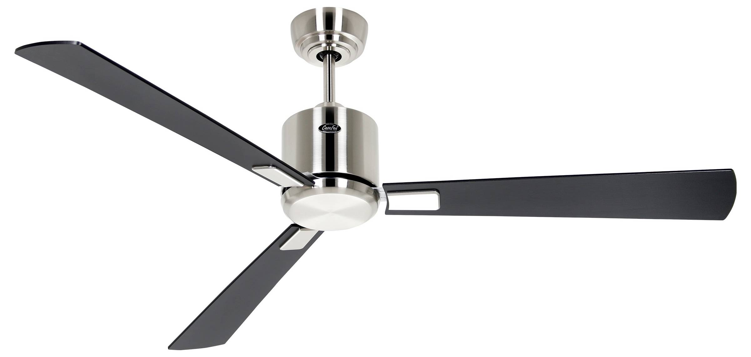 Ein moderner Deckenventilator mit drei eleganten schwarzen Flügeln und einem silbernen Gehäuse, von der Decke hängend, entwickelt für effiziente Luftzirkulation.