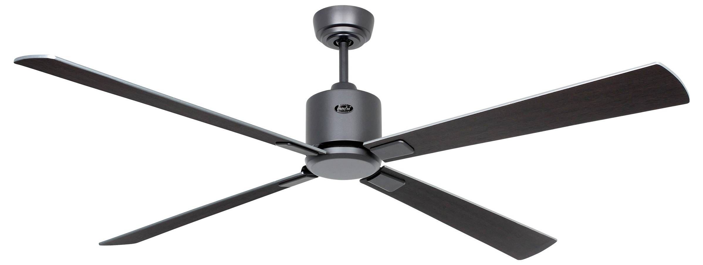 Ein schwarzer Deckenventilator mit vier Flügeln ist vor einem weißen Hintergrund montiert und zeigt sein Seitenprofil.