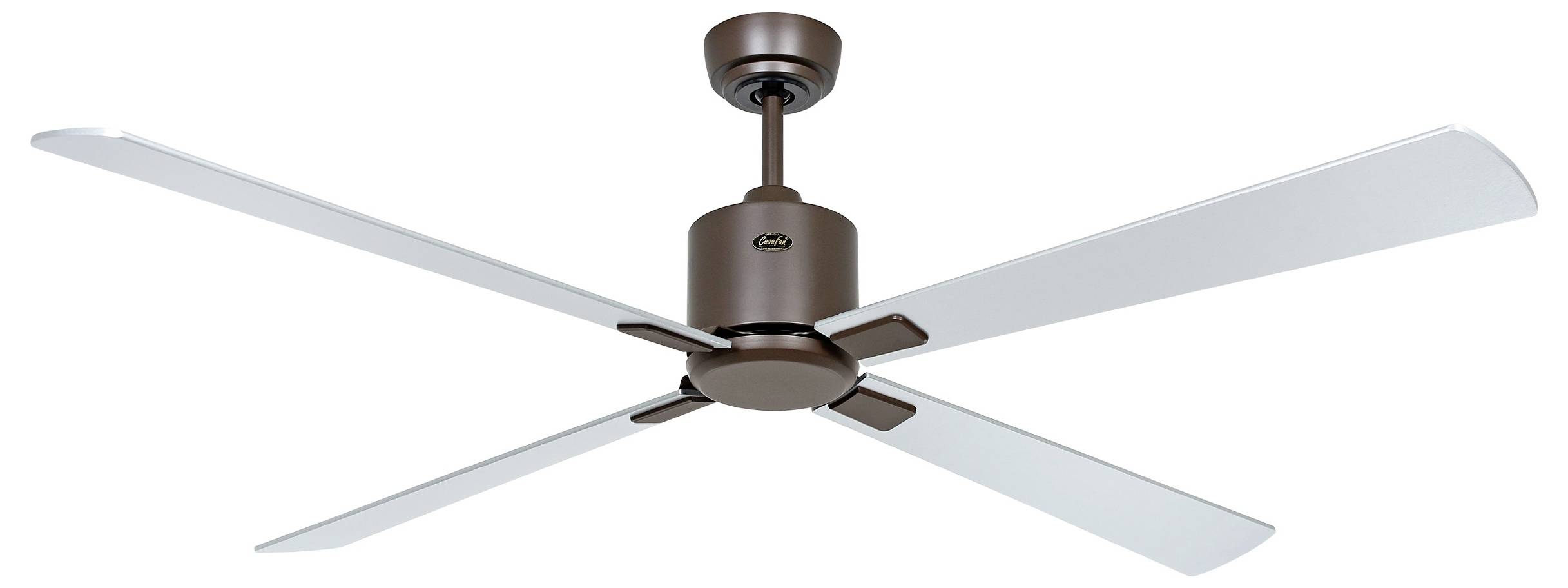 Ein Deckenventilator mit vier silbernen Flügeln und einer braunen zentralen Nabe, für den Innenbereich konzipiert.