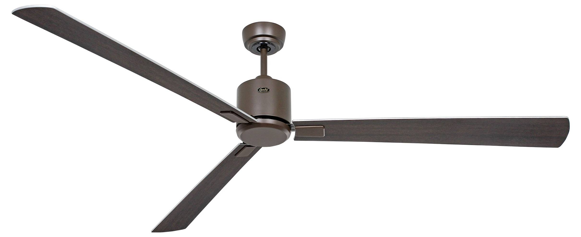 Ein brauner, dreiblättriger Deckenventilator mit modernem Design, montiert an einer kurzen Pendelstange.