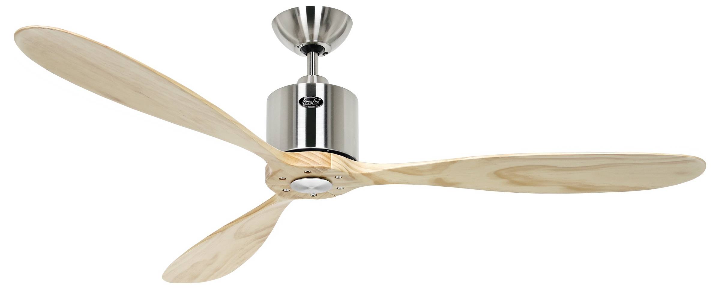 Deckenventilator mit drei Holzflügeln und einer metallischen zentralen Nabe, montiert an einer silbernen Halterung.