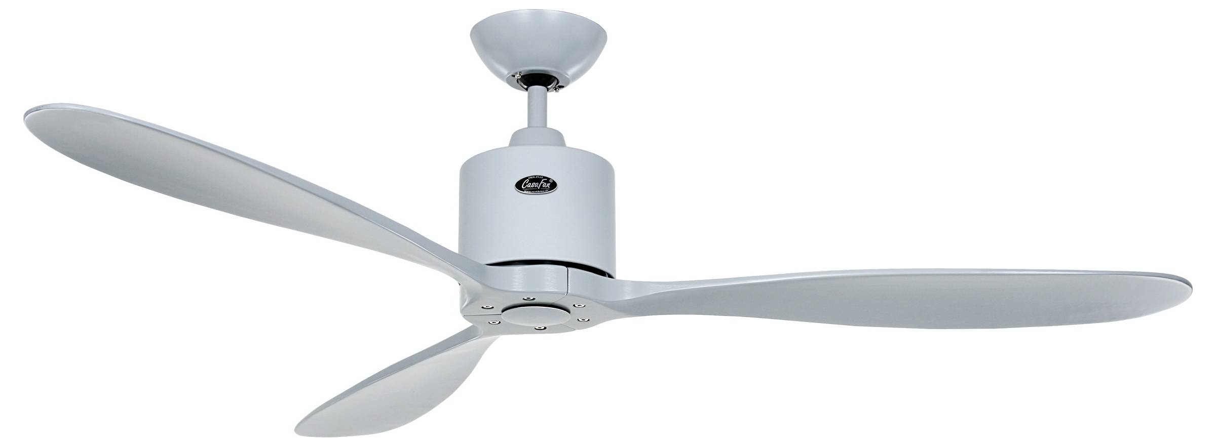 Ein weißer Deckenventilator mit drei schlanken Flügeln erstreckt sich von einer zentralen Nabe nach außen und eignet sich für moderne Wohnungseinrichtungen.