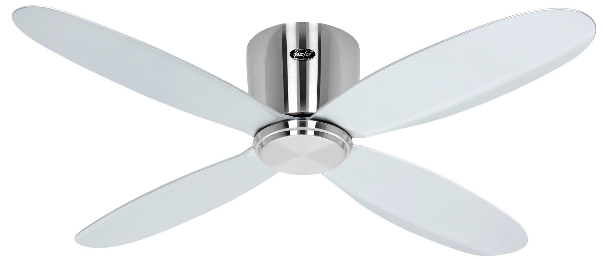 Ein moderner, vierflügeliger Deckenventilator mit einer eleganten, metallischen Oberfläche und stromlinienförmigem Design, geeignet für zeitgenössische Wohnräume.