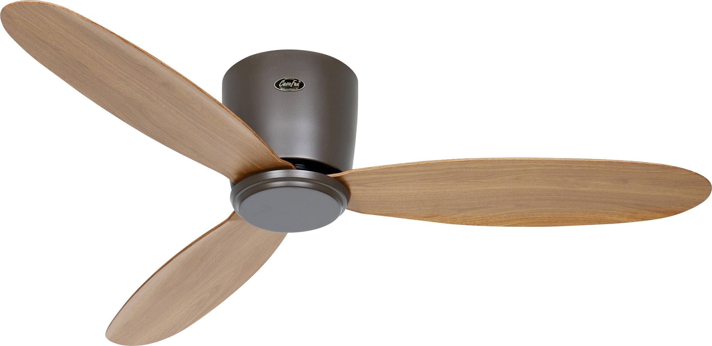 Ein brauner Deckenventilator mit drei Holzflügeln, der auf einem dunklen Sockel montiert ist.