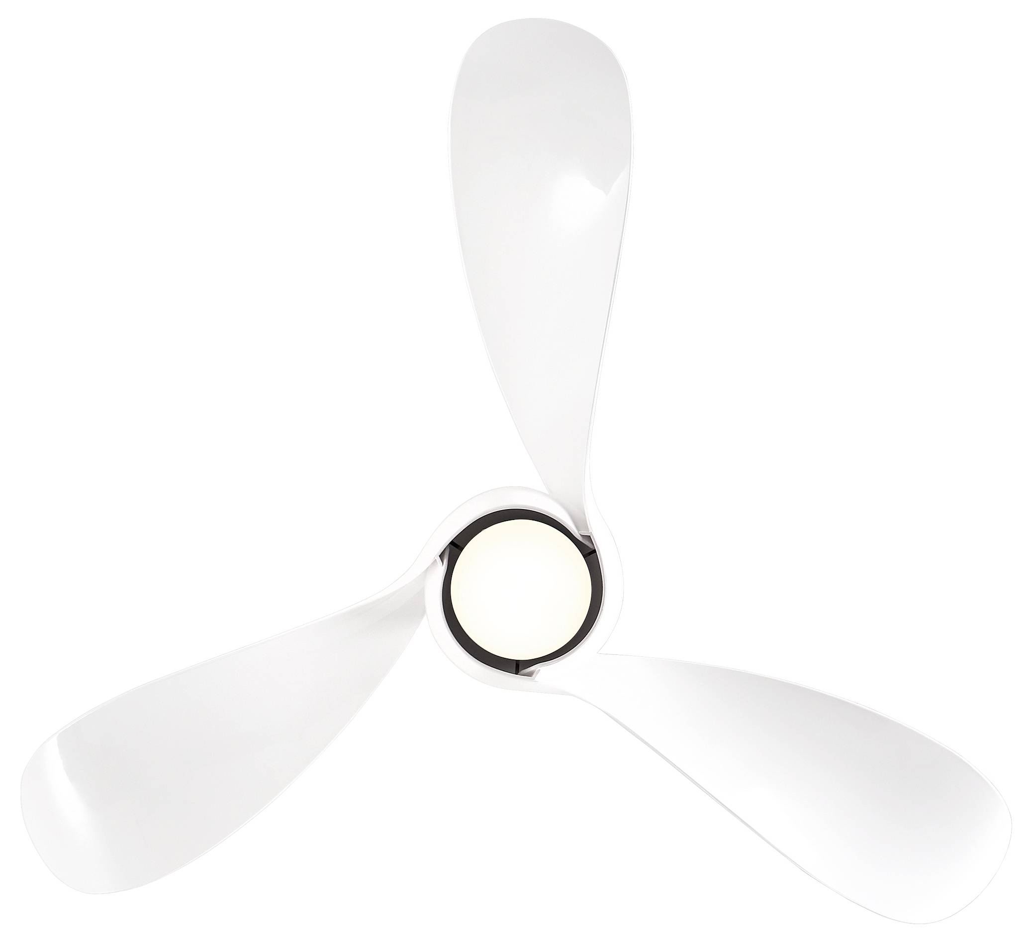 Ein weißer Deckenventilator mit drei Flügeln, von unten betrachtet, mit einem zentralen Motorgehäuse, vor einem weißen Hintergrund.