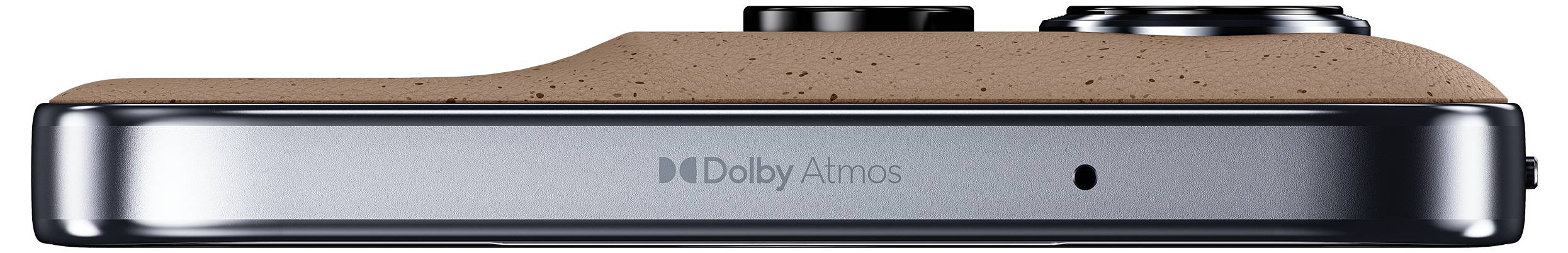Seitenansicht eines Smartphones mit brauner Rückseite, auf dessen Metallkante die Markierung 'Dolby Atmos' die Audioqualität hervorhebt.