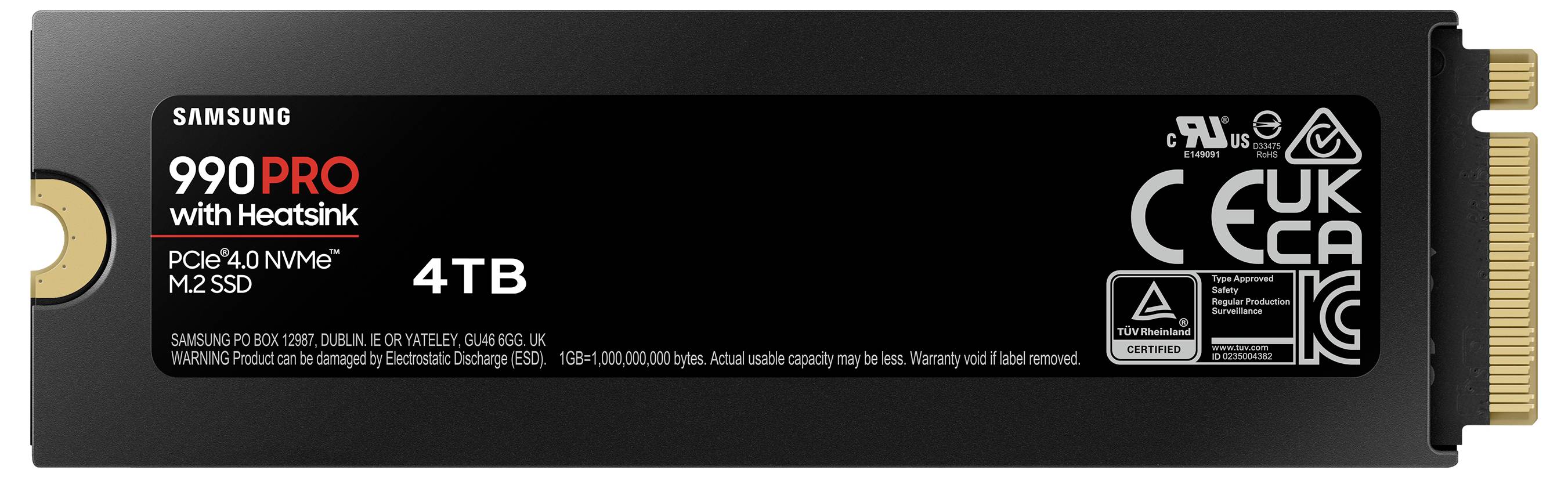 Samsung 990 PRO mit Kühlkörper, 4TB PCIe 4.0 NVMe M.2 SSD, schwarzes Gehäuse mit Etiketten, die Konformitätszertifizierungen zeigen.