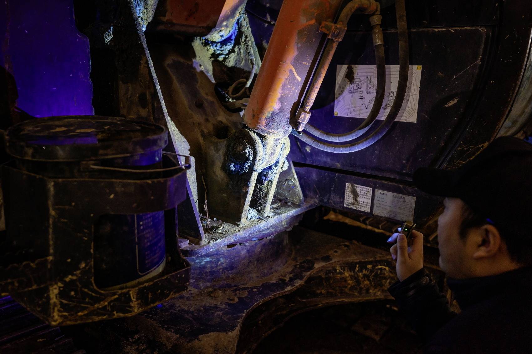 OLight LED Mini-Taschenlampe Große Reichweite akkubetrieben 55g