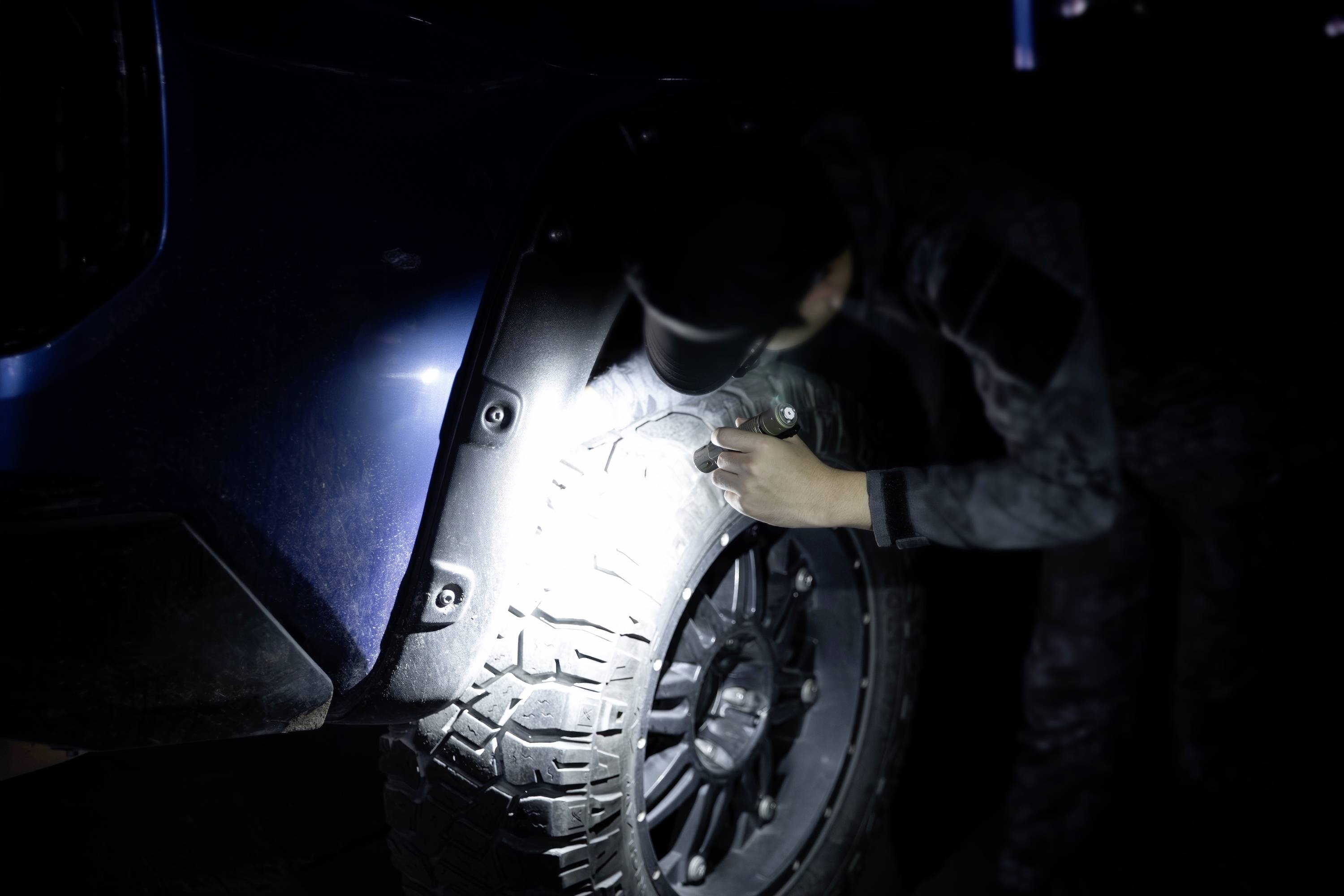 OLight LED Mini-Taschenlampe mit Holster, mit Gürtelclip akkubetrieben 178 g