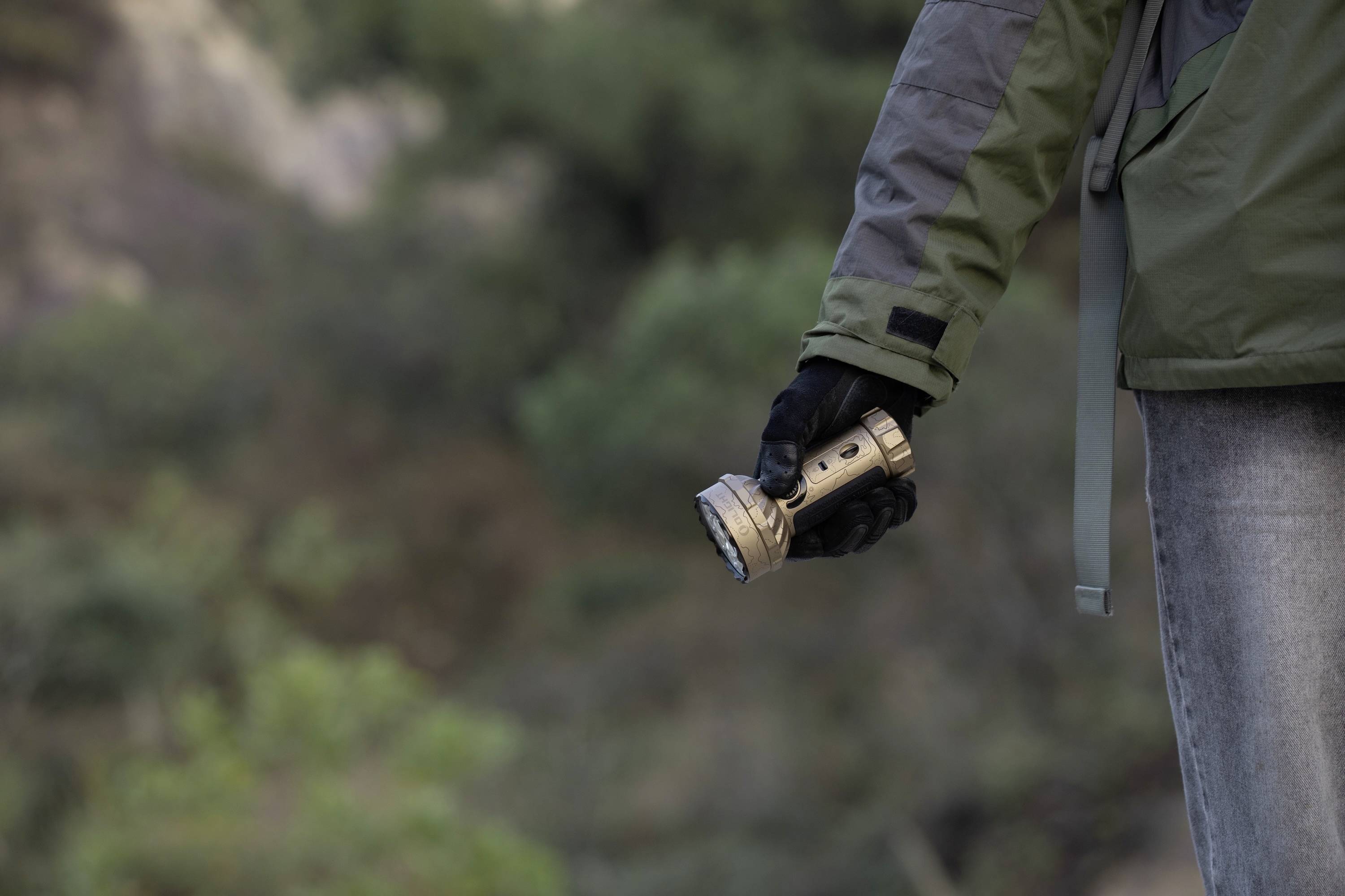 OLight LED Mini-Taschenlampe Große Reichweite akkubetrieben 7000lm 462g