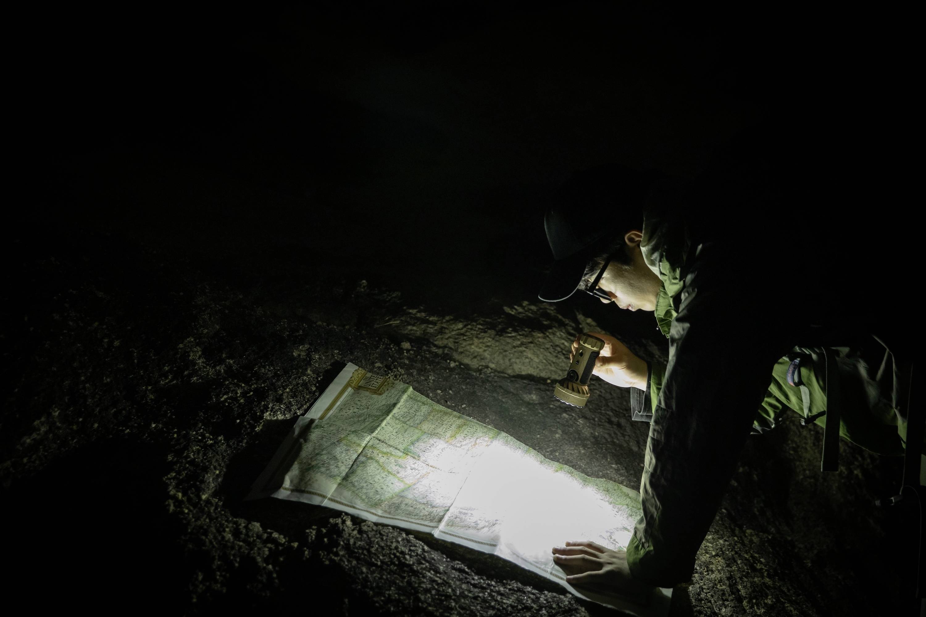 OLight LED Mini-Taschenlampe Große Reichweite akkubetrieben 7000lm 462g