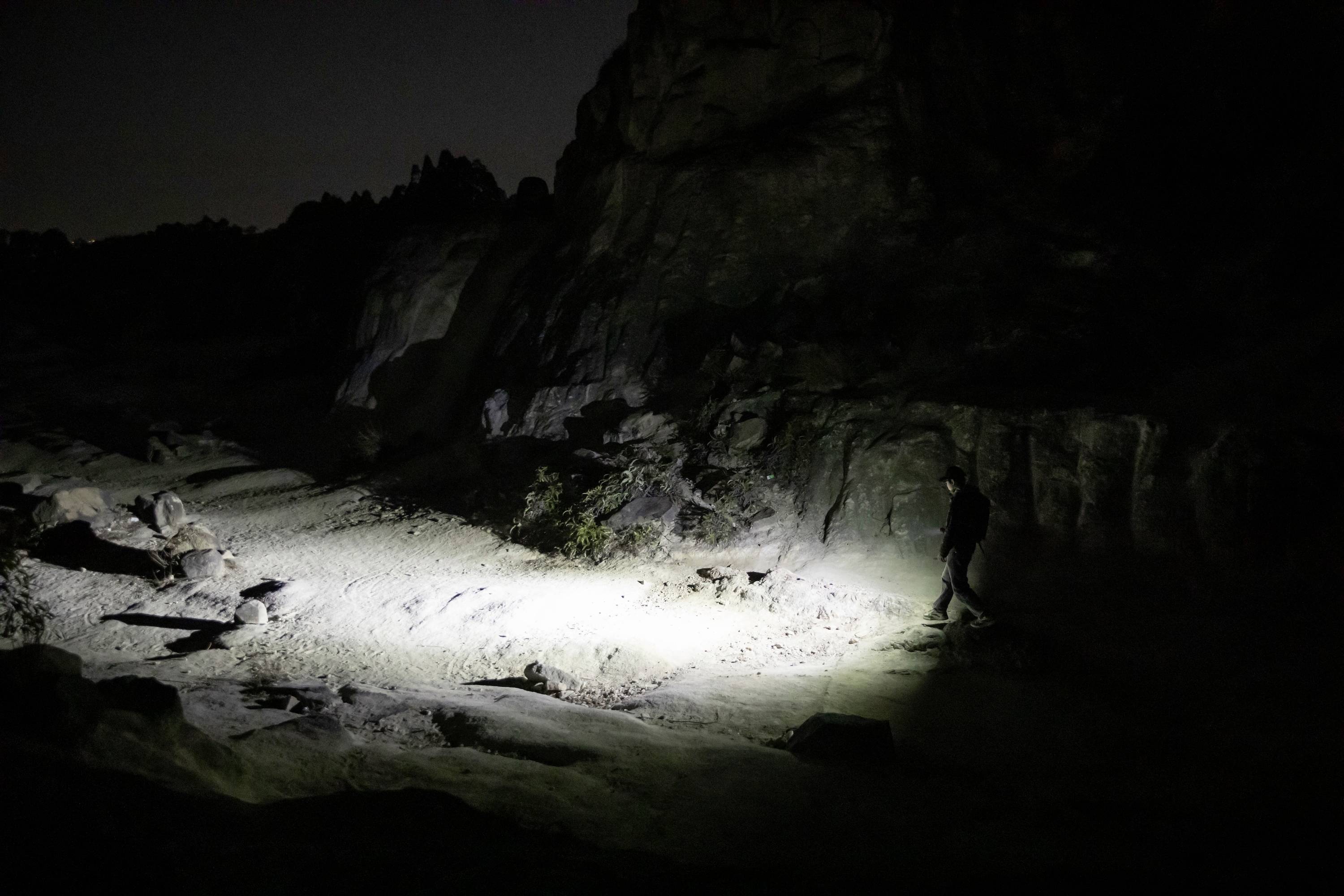 OLight LED Mini-Taschenlampe Große Reichweite akkubetrieben 7000lm 462g