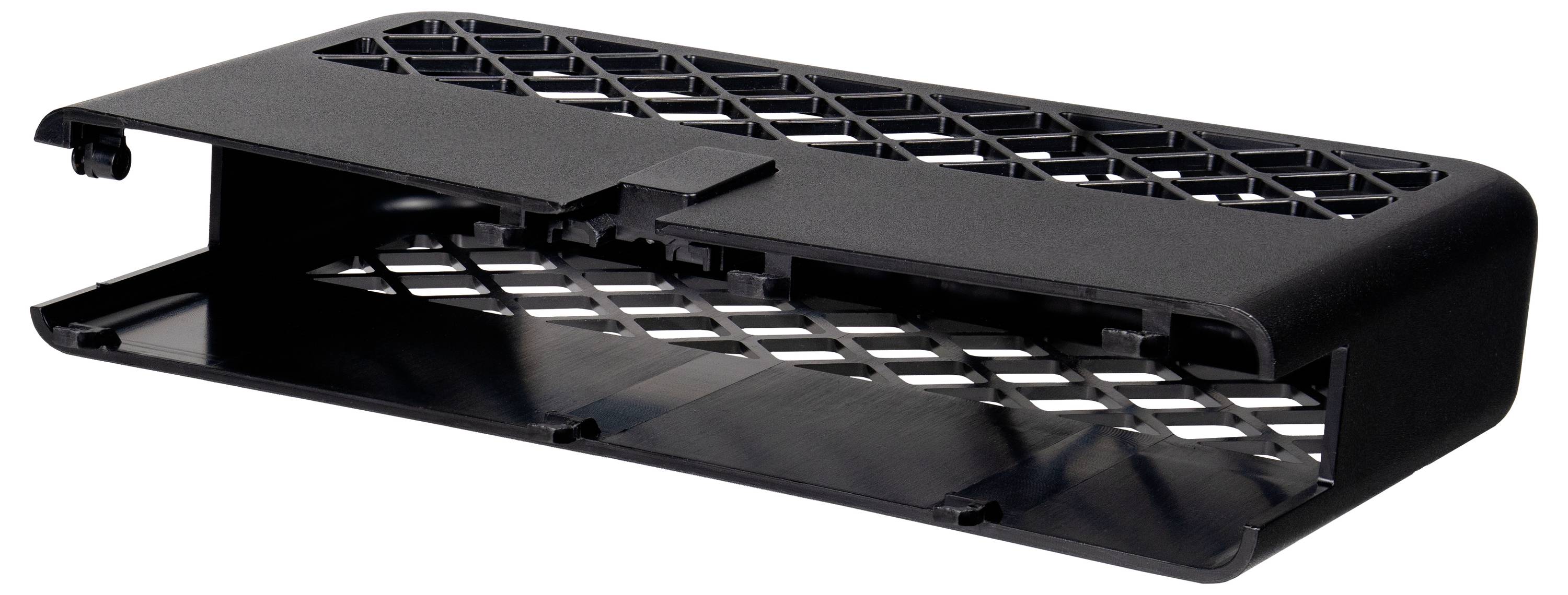 Eine schwarze Kunststoff-Lüftungsöffnung mit Lamellen-Design, möglicherweise eine Komponente für die Luftzirkulation in Elektronikgeräten oder Haushaltsgeräten.