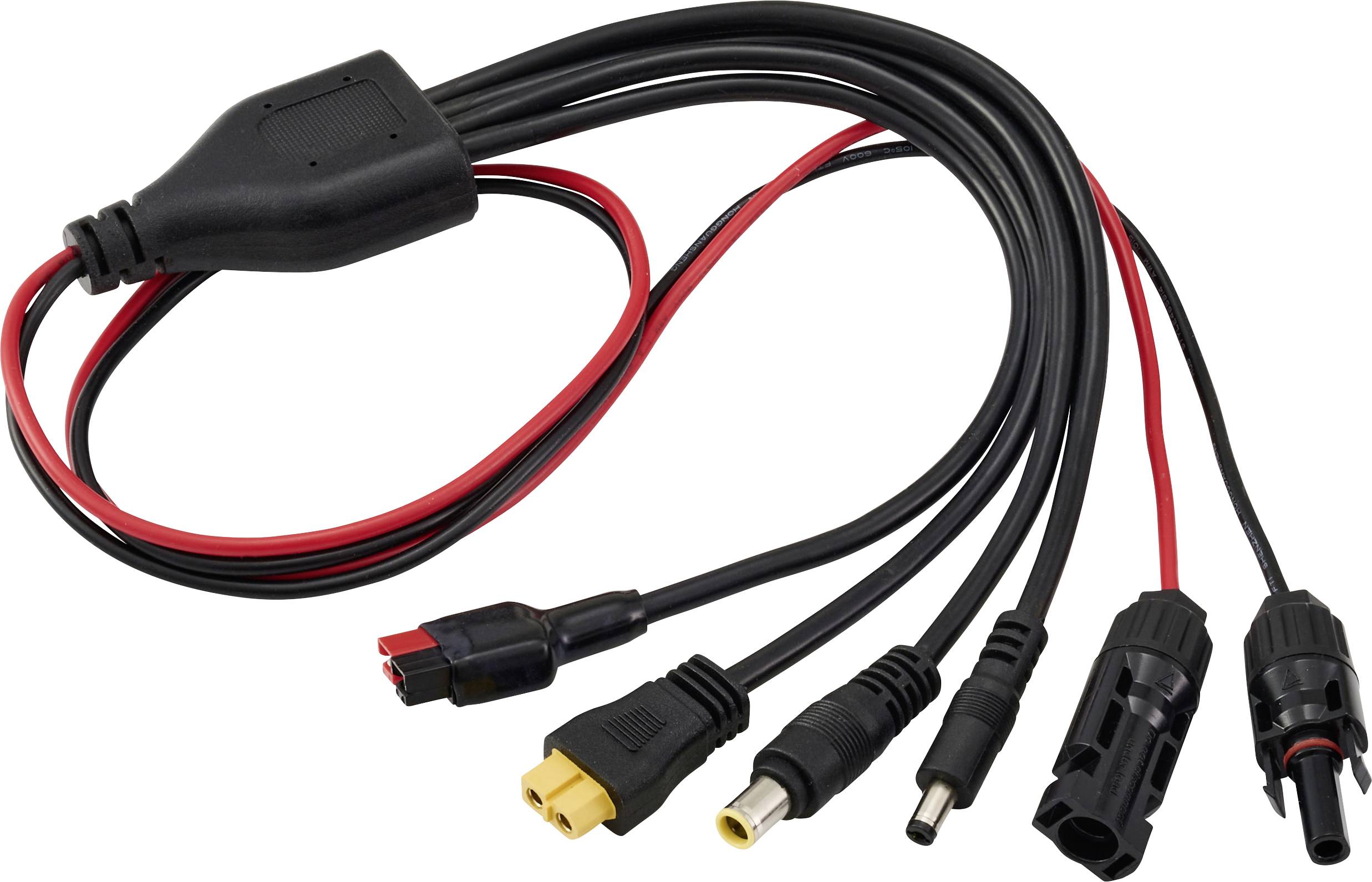 Ein Bündel verschiedener schwarzer und roter Kabel mit unterschiedlichen Anschlüssen, die für elektronische Verbindungen und Stromversorgung verwendet werden.