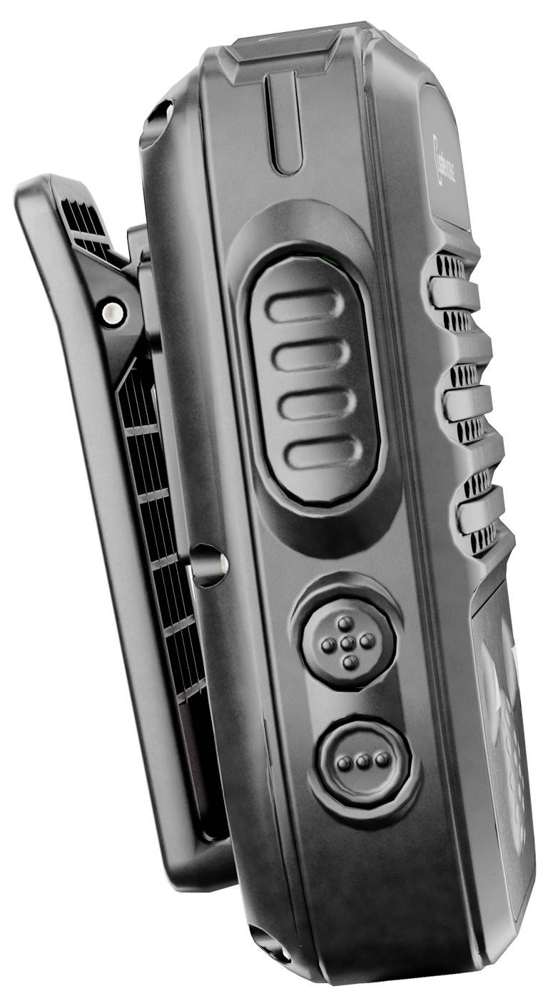 Ein schwarzes Walkie-Talkie von der Seite gezeigt mit sichtbaren Knöpfen und einer Clip-Befestigung.