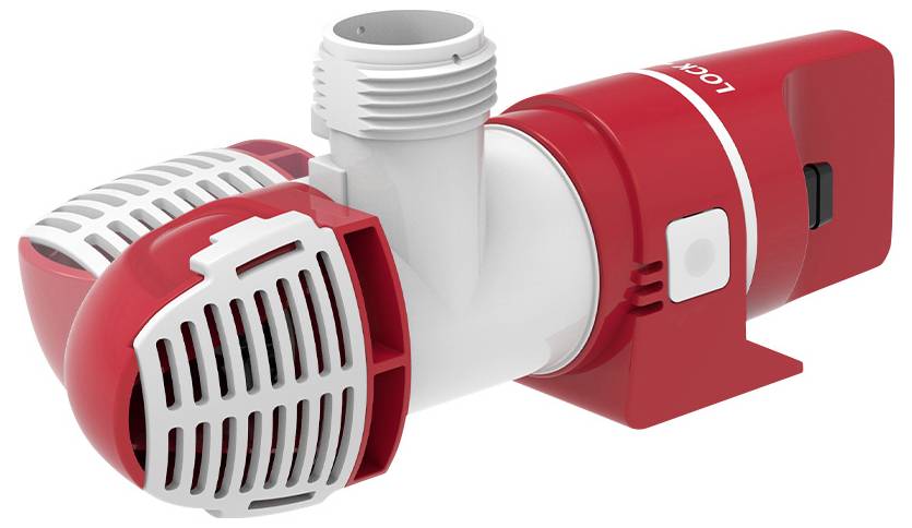 Ein rot-weißes Staubsaugeraufsatz mit mehreren Öffnungen und einem gebogenen Rohr, das speziell für die Reinigung von engen Räumen oder Ecken konzipiert ist.