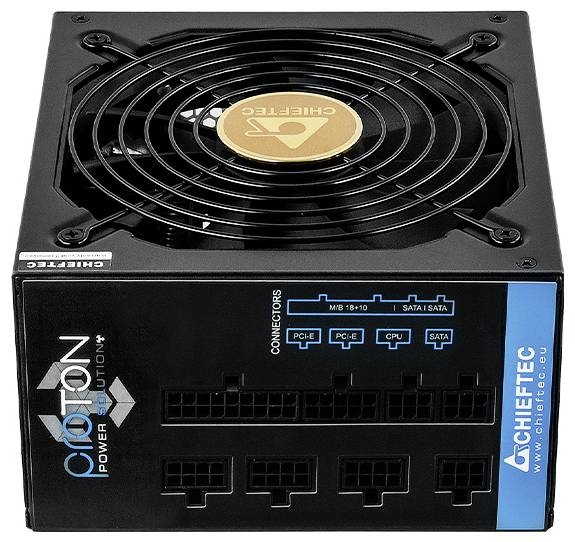 Chieftec CFT-850-14C Netzteil mit verschiedenen beschrifteten Anschlüssen für CPU, PCI-E, SATA; ausgestattet mit einem Kühlventilator auf der Oberseite.