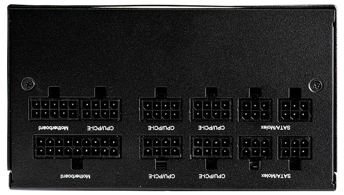 Rückseite eines Netzteils mit beschrifteten Anschlüssen für 'Motherboard', 'CPU/PCIe' und 'SATA/Molex' Verbindungen.