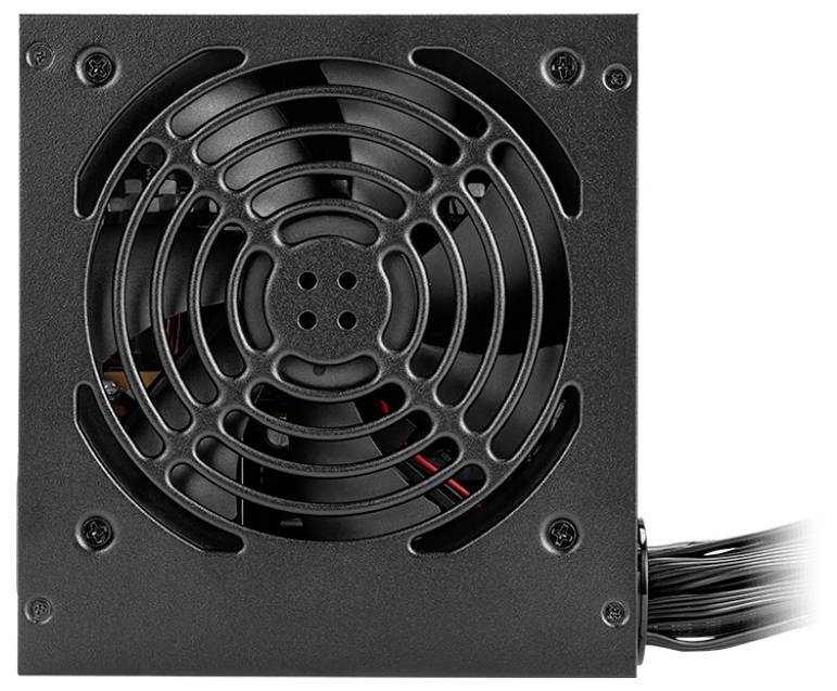 Schwarzes Computernetzgerät mit einem Lüfter, Metallgitter und sichtbaren Kabeln, die von der rechten Seite herausragen.