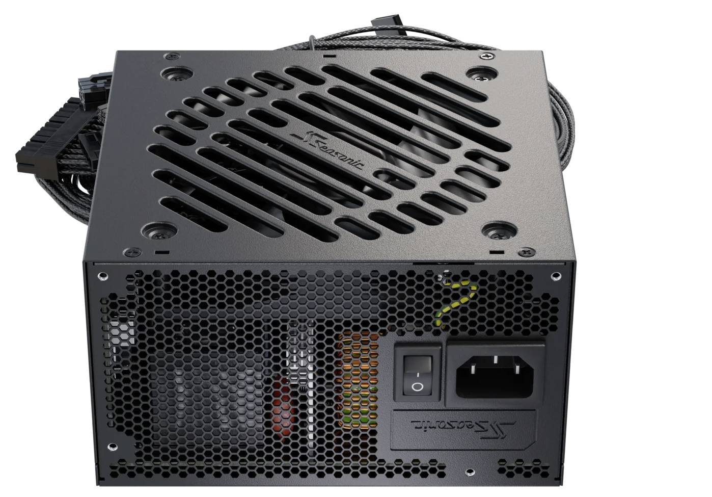Netzteil von 'Seasonic' mit Lüfter und verschiedenen Anschlüssen, konzipiert für Computeraufbauten.