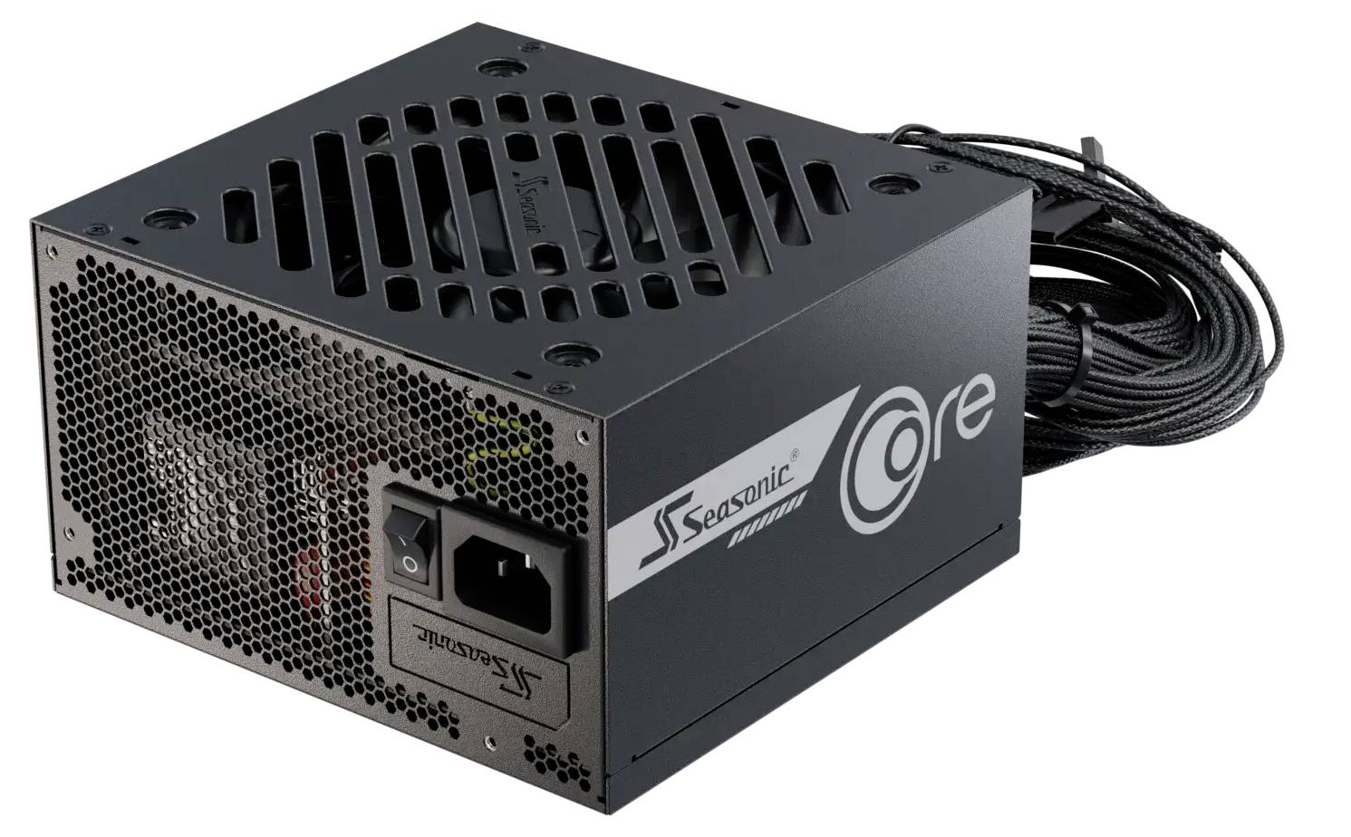 'Seasonic Core' Netzteil mit schwarzem Gehäuse, sichtbarem Lüftungsgitter und angeschlossenen Kabeln, konzipiert für Desktop-Computer.