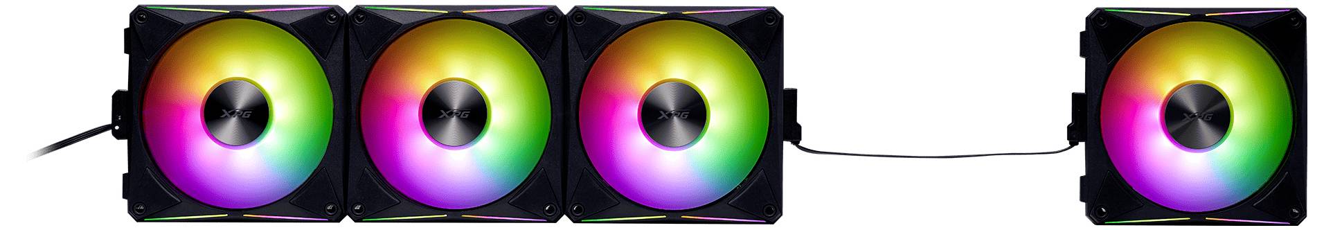 RGB-LED-Computerkühlventilatoren mit mehrfarbigen Lichteffekten, die eine Daisy-Chain-Verbindung für synchronisierte Beleuchtung zeigen.