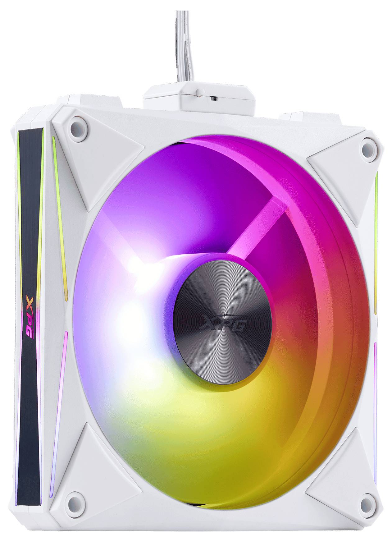Ein weißer Computerlüfter mit RGB-Beleuchtung, der mehrere Farben anzeigt und für Gaming-PCs entwickelt wurde. In der Mitte befindet sich das XPG-Logo.