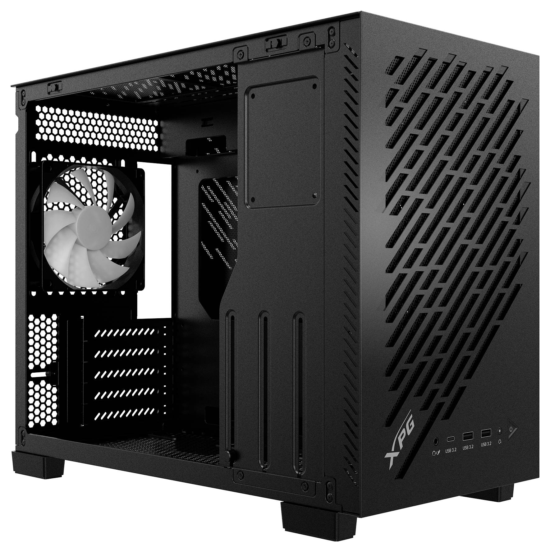 Ein schwarzes XPG-Computergehäuse mit Meshfront und Seitenpanels, sichtbarem internen Lüfter und Steckplätzen für Hardwareinstallation.
