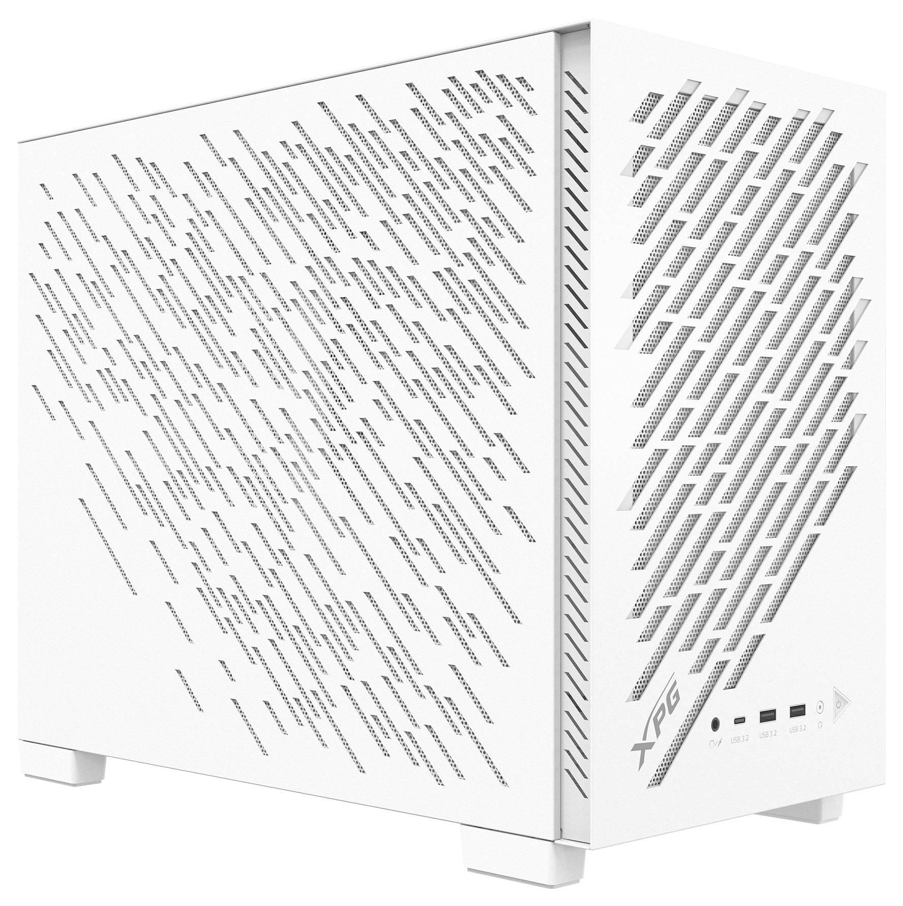 Ein weißes Computergehäuse mit Lüftungslöchern, die diagonale Linien bilden, und dem Logo 'XPG' in der unteren rechten Ecke, ausgestattet mit USB-Anschlüssen und Tasten.