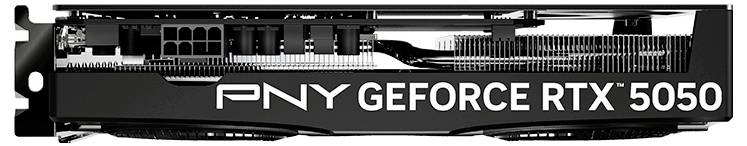 'PNY GeForce RTX 5050' Grafikkarte, Seitenansicht mit sichtbarer Markenbezeichnung und Kühlkomponenten.