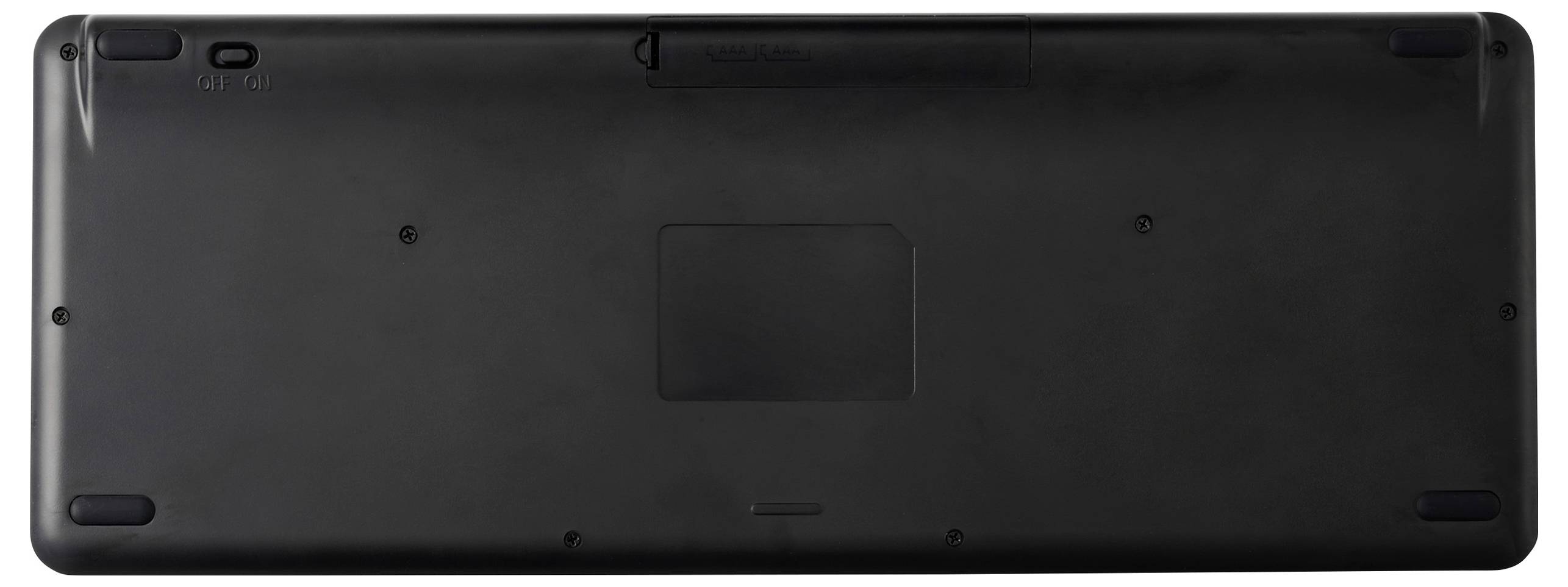 Das Bild zeigt die Unterseite eines schwarzen Laptops mit Lüftungsschlitzen, Gummifüßen und einem Akkufach in der Mitte.